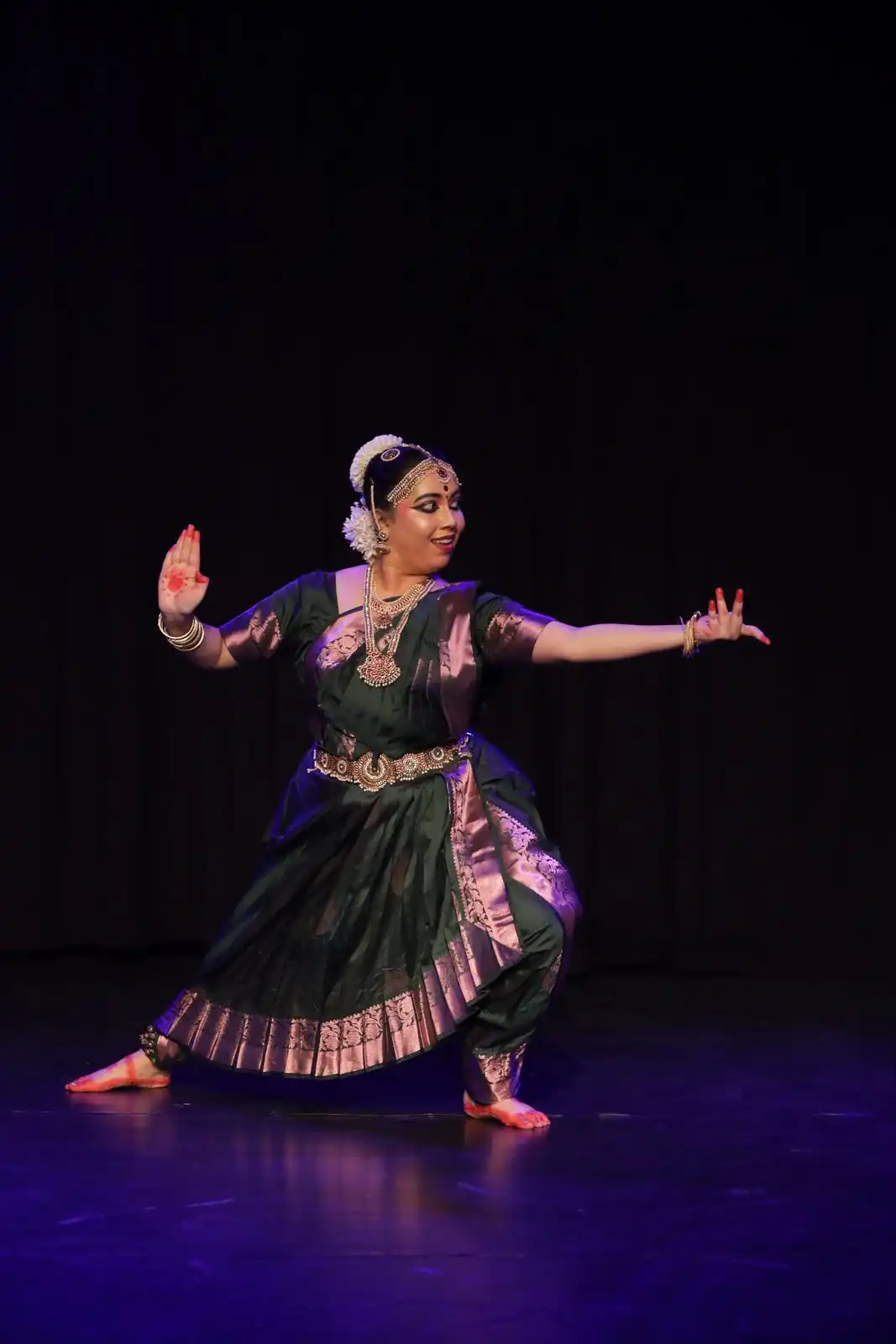 Sumithra Sudhakar — Karunai Kadale Kaamakshi, Medai 2025